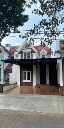 Rumah Dijual di Picadilly Lippo Cikarang